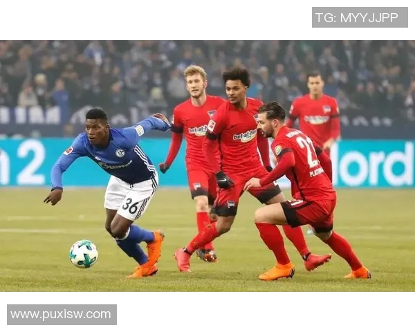 足球明星在比赛中是否会观看其他比赛的真实情况探讨